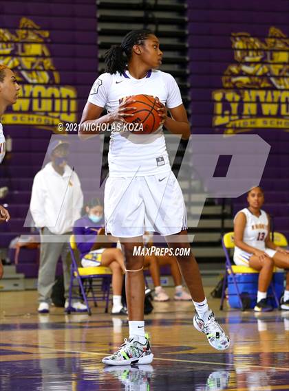 Thumbnail 3 in Downey vs. Lynwood photogallery.