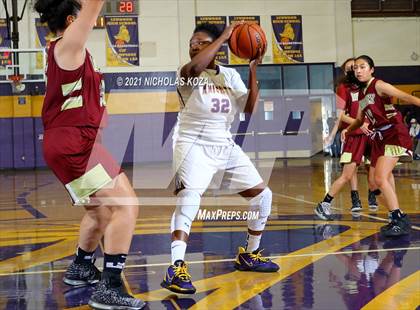 Thumbnail 2 in Downey vs. Lynwood photogallery.
