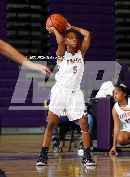 Thumbnail 2 in Downey vs. Lynwood photogallery.