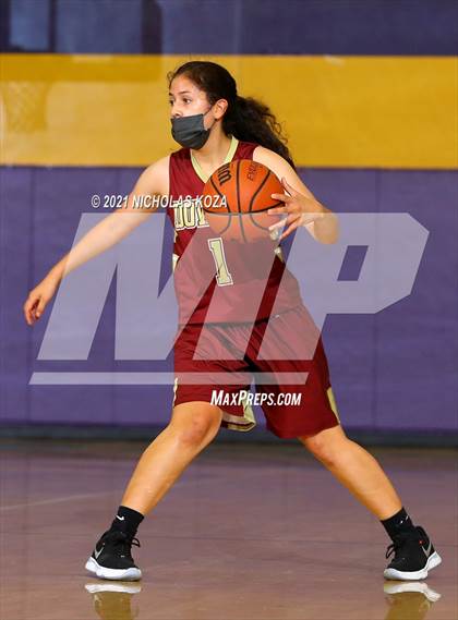 Thumbnail 1 in Downey vs. Lynwood photogallery.