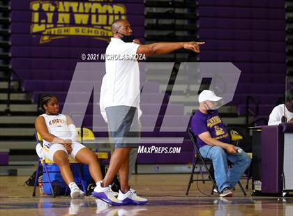 Thumbnail 2 in Downey vs. Lynwood photogallery.
