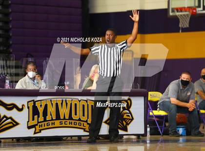 Thumbnail 1 in Downey vs. Lynwood photogallery.