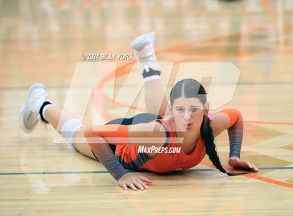 Thumbnail 1 in Grand Saline vs Mineola photogallery.