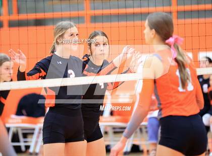 Thumbnail 3 in Grand Saline vs Mineola photogallery.