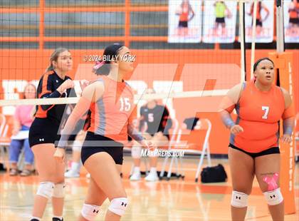 Thumbnail 1 in Grand Saline vs Mineola photogallery.