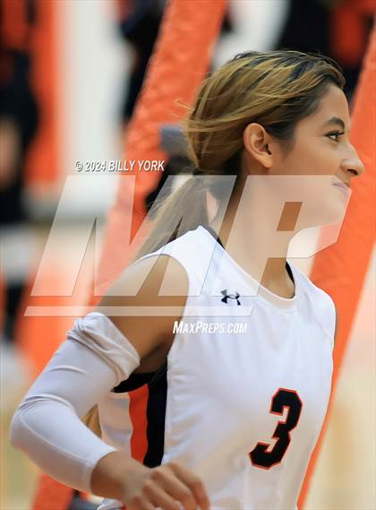 Thumbnail 2 in Grand Saline vs Mineola photogallery.