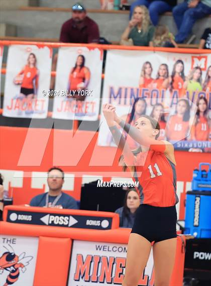 Thumbnail 3 in Grand Saline vs Mineola photogallery.