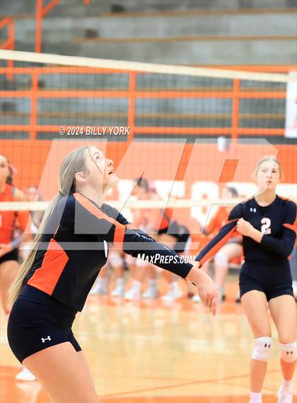 Thumbnail 3 in Grand Saline vs Mineola photogallery.