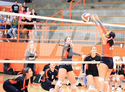 Thumbnail 2 in Grand Saline vs Mineola photogallery.