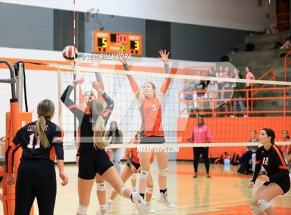 Thumbnail 2 in Grand Saline vs Mineola photogallery.