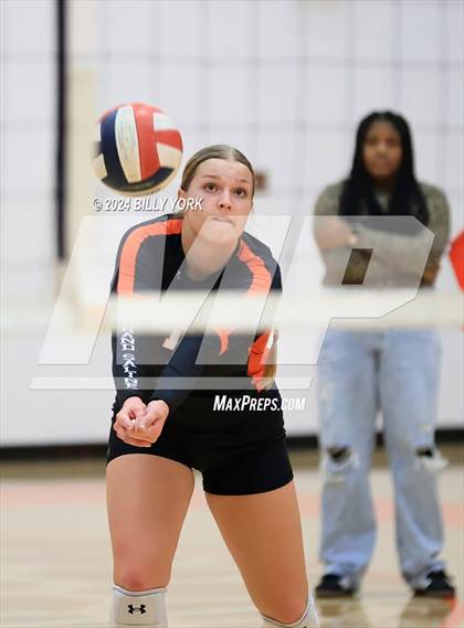 Thumbnail 1 in Grand Saline vs Mineola photogallery.