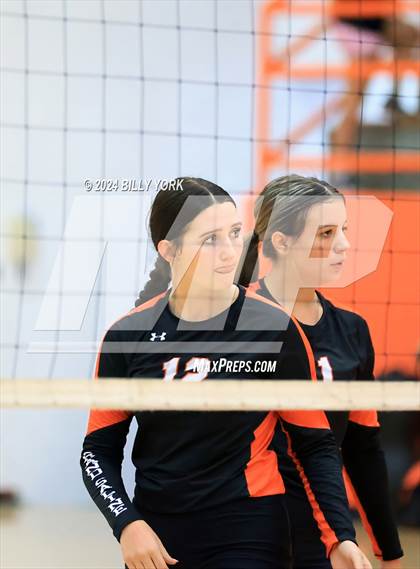 Thumbnail 2 in Grand Saline vs Mineola photogallery.