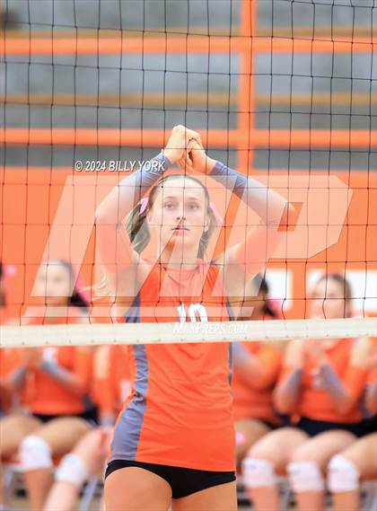 Thumbnail 1 in Grand Saline vs Mineola photogallery.