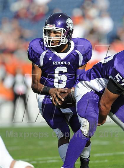Thumbnail 2 in Monarch vs. Denver South (CHSAA 4A Final) photogallery.