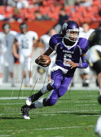 Thumbnail 1 in Monarch vs. Denver South (CHSAA 4A Final) photogallery.