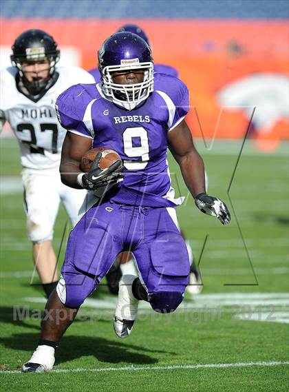 Thumbnail 3 in Monarch vs. Denver South (CHSAA 4A Final) photogallery.