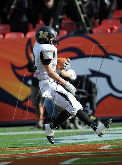 Thumbnail 2 in Monarch vs. Denver South (CHSAA 4A Final) photogallery.