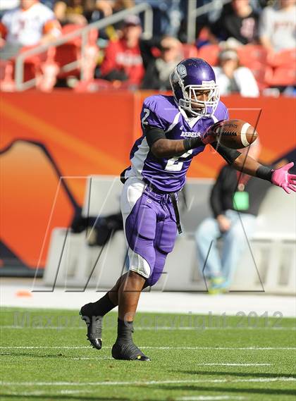 Thumbnail 2 in Monarch vs. Denver South (CHSAA 4A Final) photogallery.