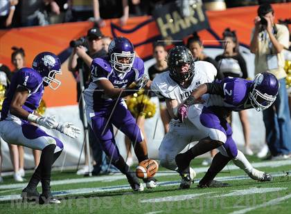 Thumbnail 3 in Monarch vs. Denver South (CHSAA 4A Final) photogallery.