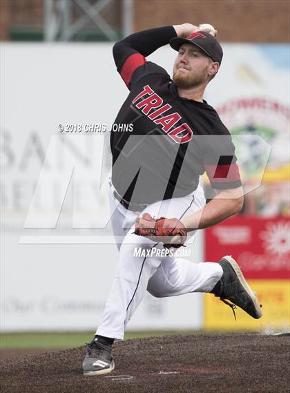 Thumbnail 3 in Glenwood vs. Triad (IHSA 3A Super Sectional) photogallery.