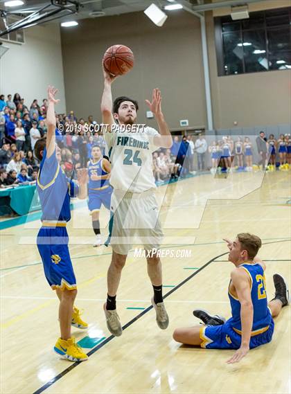 Thumbnail 2 in San Pasqual vs. Del Lago Academy (CIF SDS D5 Semifinal) photogallery.