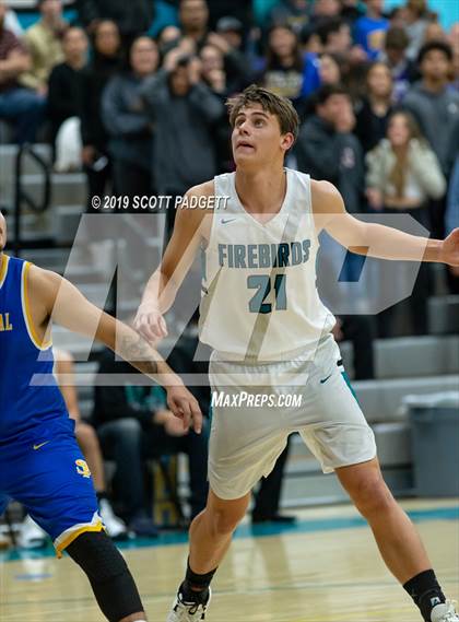 Thumbnail 2 in San Pasqual vs. Del Lago Academy (CIF SDS D5 Semifinal) photogallery.