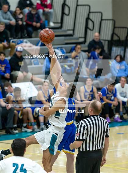 Thumbnail 2 in San Pasqual vs. Del Lago Academy (CIF SDS D5 Semifinal) photogallery.