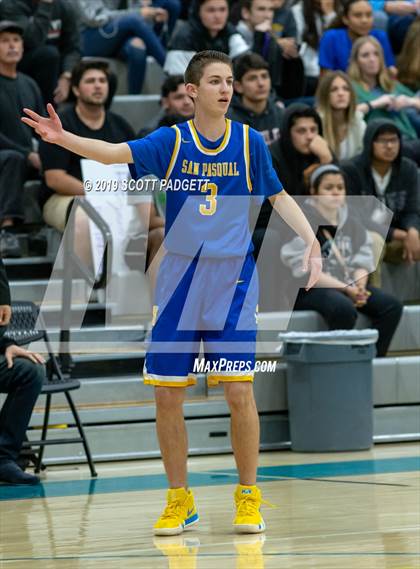 Thumbnail 3 in San Pasqual vs. Del Lago Academy (CIF SDS D5 Semifinal) photogallery.