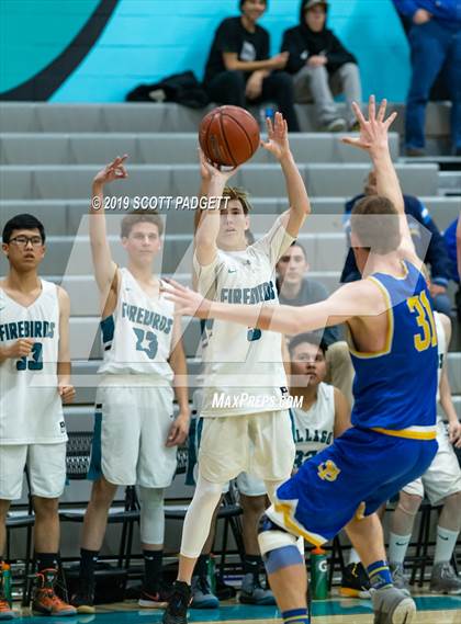 Thumbnail 3 in San Pasqual vs. Del Lago Academy (CIF SDS D5 Semifinal) photogallery.