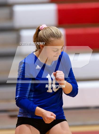 Thumbnail 2 in Lincoln @ Neshannock photogallery.