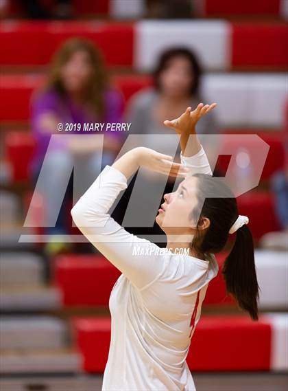 Thumbnail 1 in Lincoln @ Neshannock photogallery.
