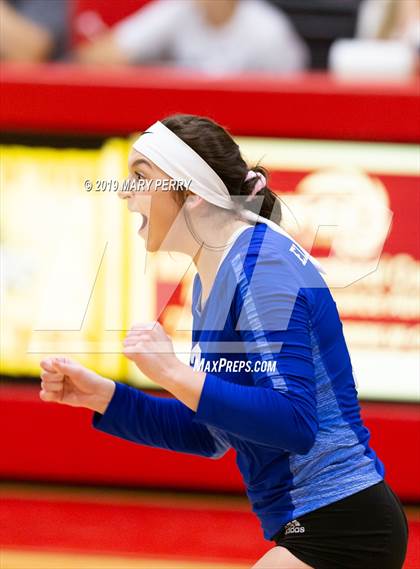 Thumbnail 2 in Lincoln @ Neshannock photogallery.