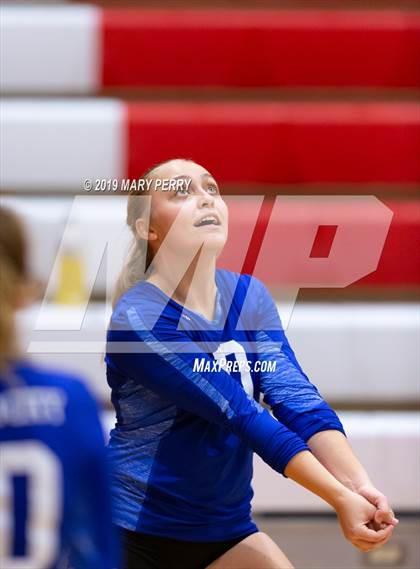 Thumbnail 1 in Lincoln @ Neshannock photogallery.