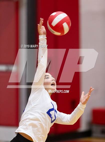 Thumbnail 1 in Lincoln @ Neshannock photogallery.