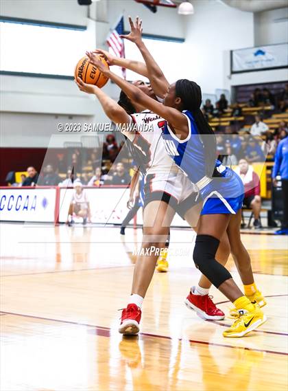 Thumbnail 2 in Westchester vs Crenshaw (CIF LACS Open Division Semifinal) photogallery.