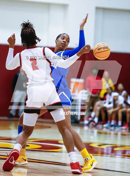 Thumbnail 2 in Westchester vs Crenshaw (CIF LACS Open Division Semifinal) photogallery.
