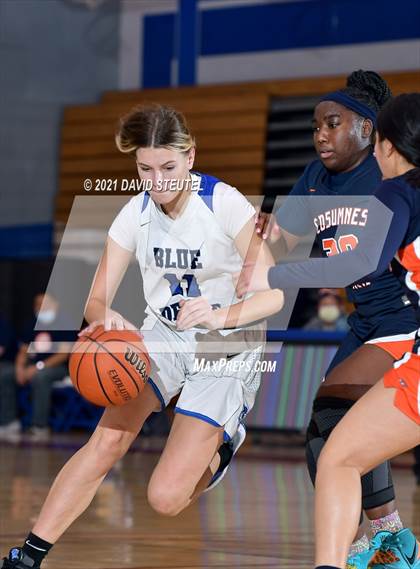 Thumbnail 2 in Cosumnes Oaks vs. Davis (Folsom-Vista Classic) photogallery.
