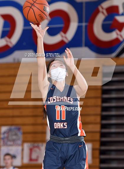 Thumbnail 3 in Cosumnes Oaks vs. Davis (Folsom-Vista Classic) photogallery.