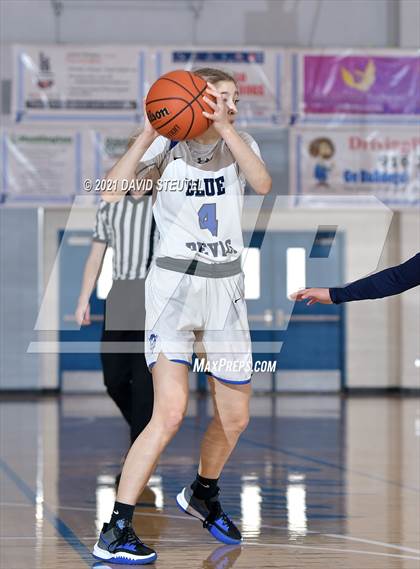 Thumbnail 2 in Cosumnes Oaks vs. Davis (Folsom-Vista Classic) photogallery.