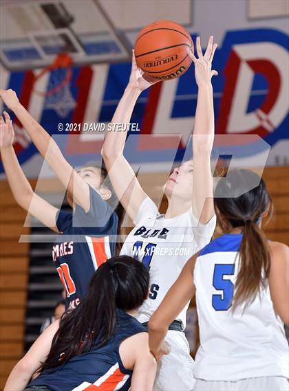 Thumbnail 2 in Cosumnes Oaks vs. Davis (Folsom-Vista Classic) photogallery.
