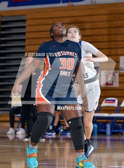 Thumbnail 2 in Cosumnes Oaks vs. Davis (Folsom-Vista Classic) photogallery.