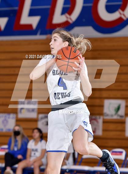 Thumbnail 3 in Cosumnes Oaks vs. Davis (Folsom-Vista Classic) photogallery.