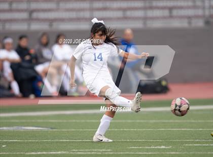 Thumbnail 2 in  Lee [Robert E.] vs Bowie (SAISD Tournament) photogallery.