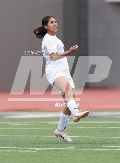 Thumbnail 2 in  Lee [Robert E.] vs Bowie (SAISD Tournament) photogallery.