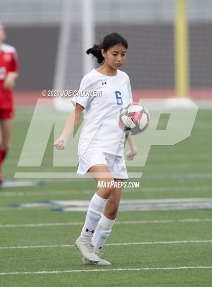 Thumbnail 1 in  Lee [Robert E.] vs Bowie (SAISD Tournament) photogallery.