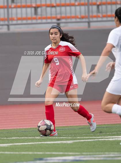 Thumbnail 2 in  Lee [Robert E.] vs Bowie (SAISD Tournament) photogallery.