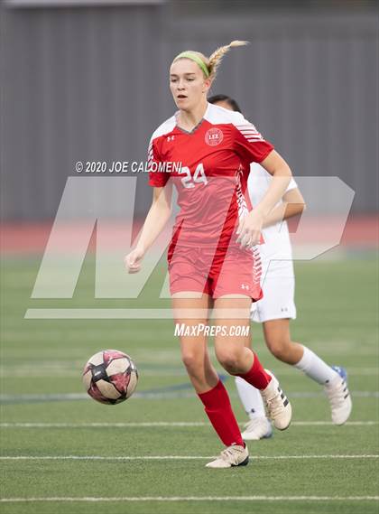 Thumbnail 2 in  Lee [Robert E.] vs Bowie (SAISD Tournament) photogallery.