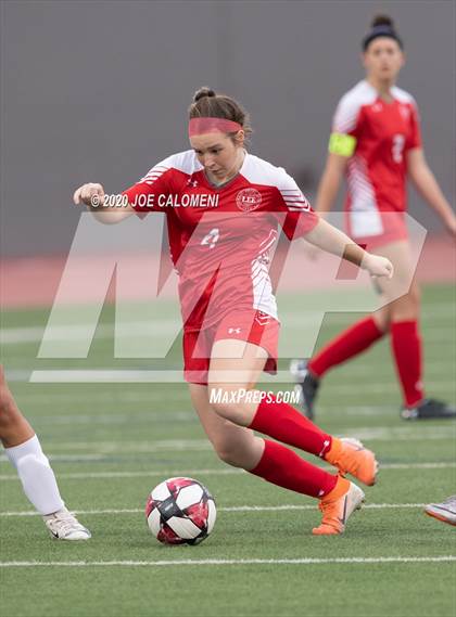 Thumbnail 2 in  Lee [Robert E.] vs Bowie (SAISD Tournament) photogallery.