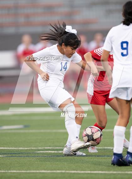 Thumbnail 2 in  Lee [Robert E.] vs Bowie (SAISD Tournament) photogallery.