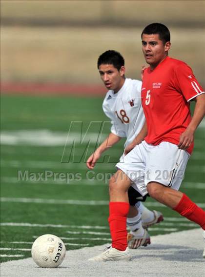 Thumbnail 2 in Skyline vs. White (Loos Stadium) photogallery.
